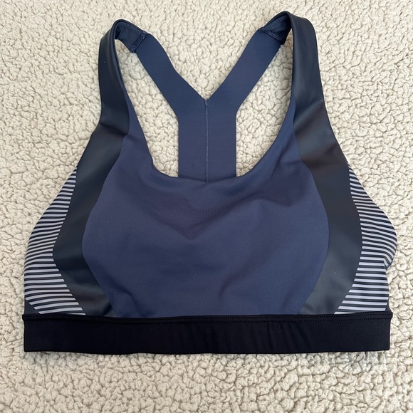 Allyson Felix Athleta Ultimate Legend
Sports Bra - Size Medium - Picture 1 of 9